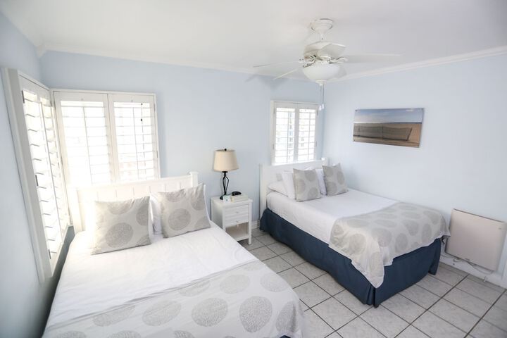 Room 18 of 102
