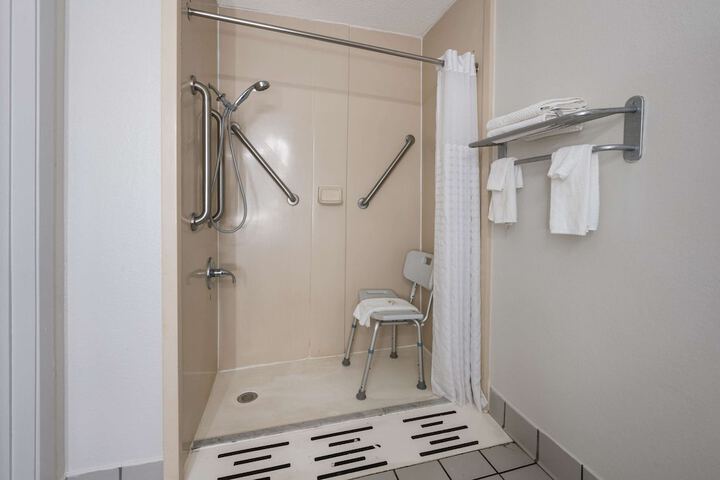 Room 16 of 37