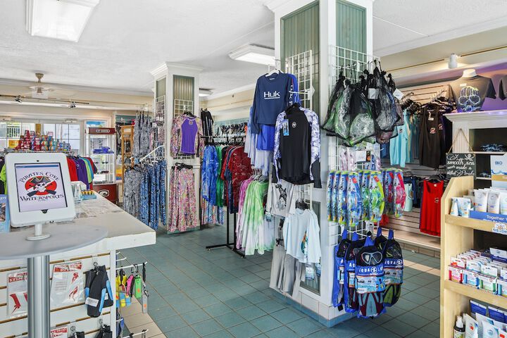 Gift Shop 46 of 50