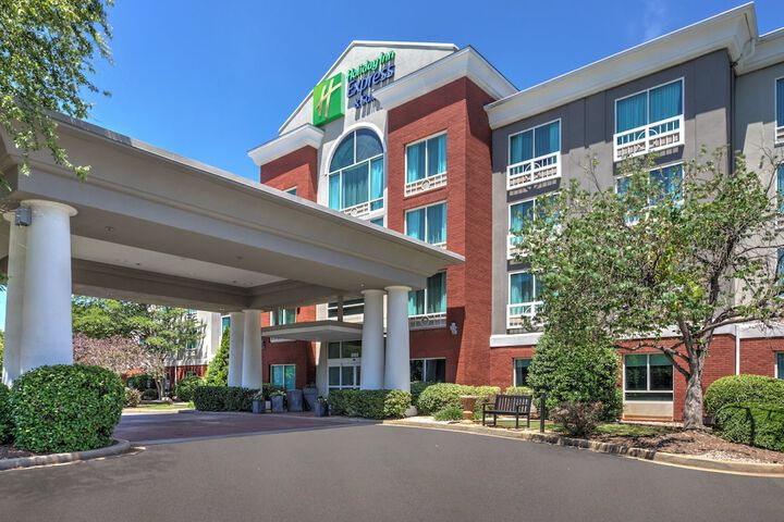 Hotel 3 of 75