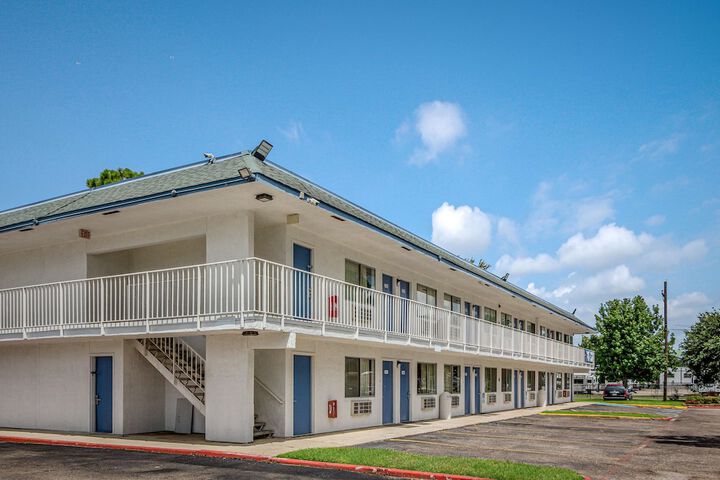 Motel 6 Conroe TX