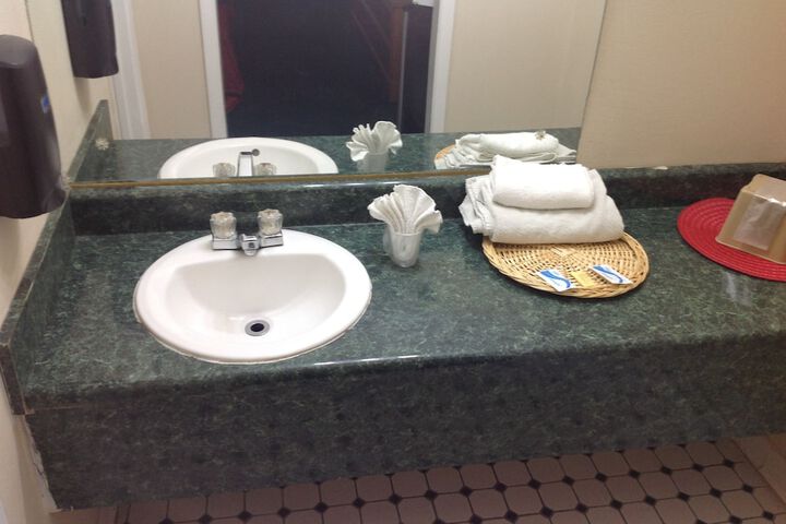 Room 16 of 21