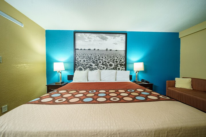 Room 46 of 94