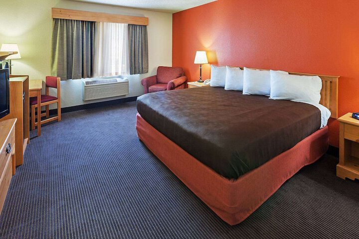 Room 11 of 14