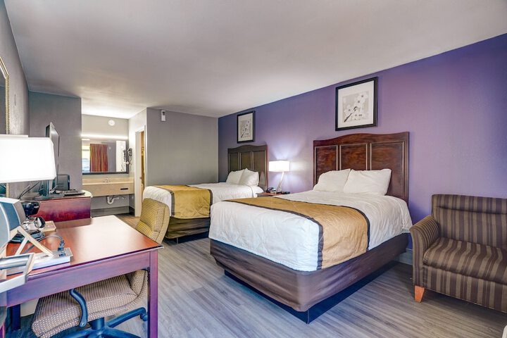 Room 16 of 28