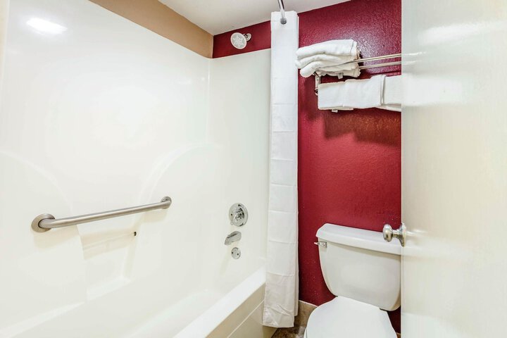 Room 17 of 31