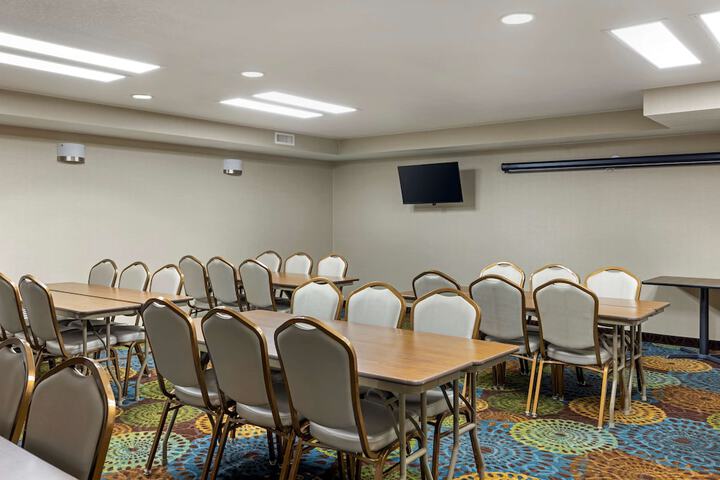 Best Western Watertown Inn and Suites