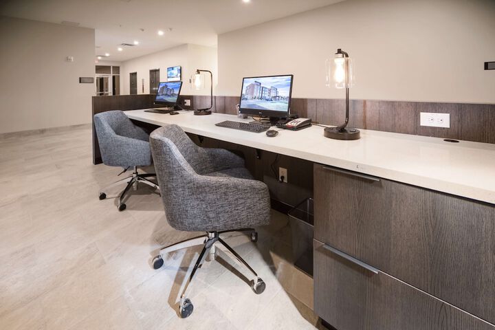 Business Center 42 of 42