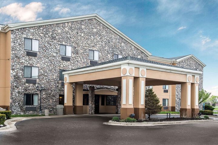 Hotel 2 of 32