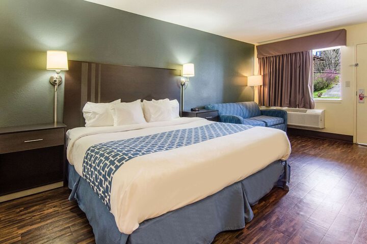 Room 14 of 27