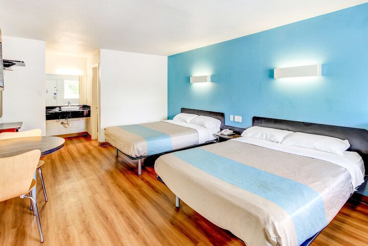 Motel 6 Waco TX - Lacy Lakeview