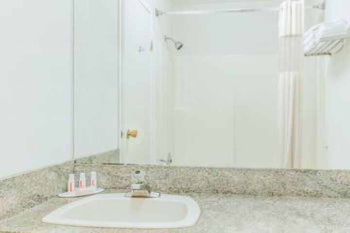Howard Johnson Inn Enderby