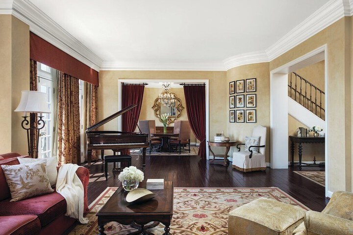 Room 33 of 110