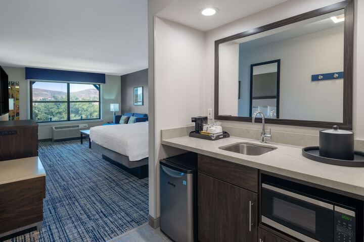 Room 19 of 41