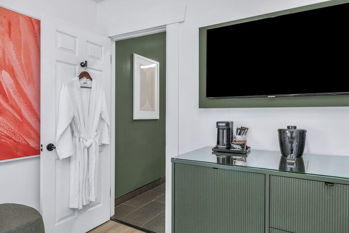 Room 59 of 100