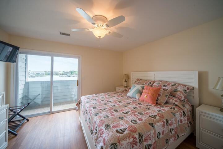 MARINERS CAY 45 2 Bedroom Holiday Home by My Ocean Rentals