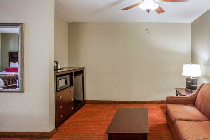 Room 25 of 51
