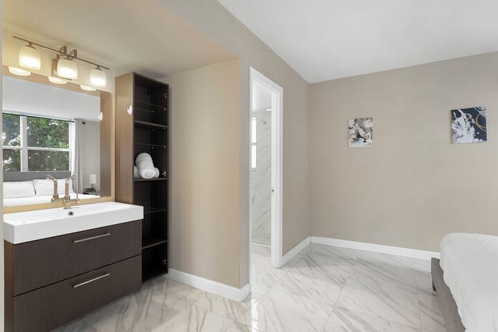 Bay Harbor Sunset Apt 2A