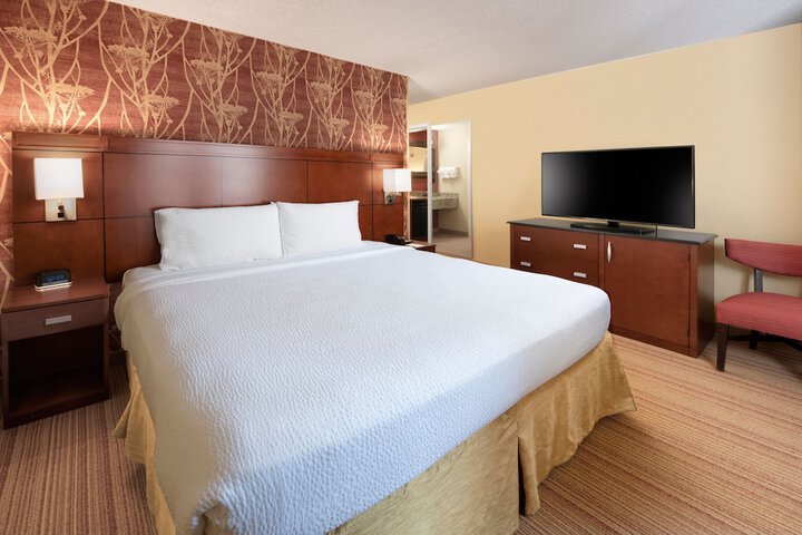 Courtyard by Marriott Dallas Plano in Legacy Park