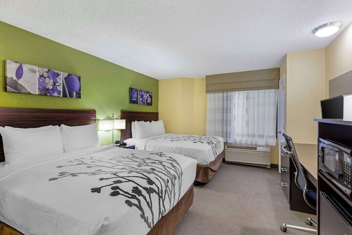 Room 17 of 38