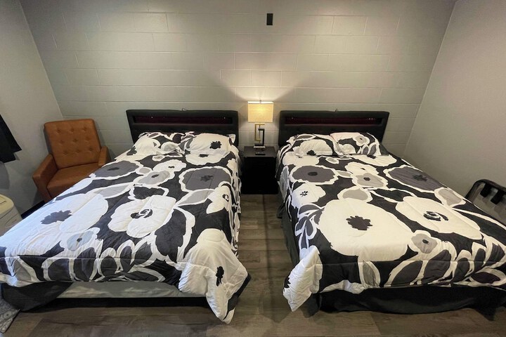 Room 18 of 24