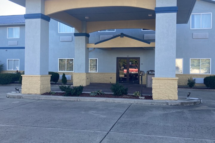 Super 8 by Wyndham Martinsville