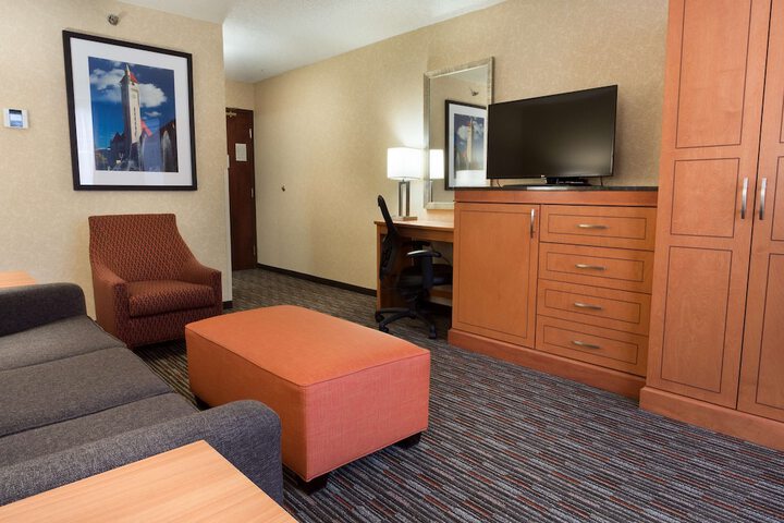 Room 9 of 38