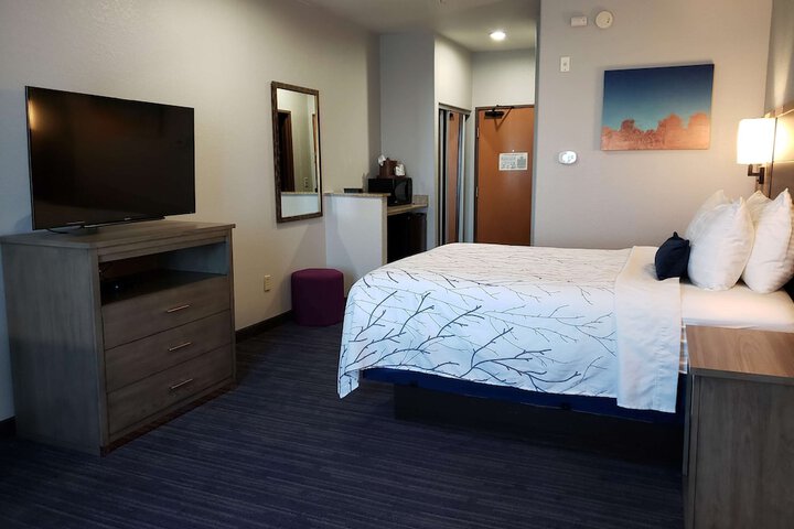 Room 9 of 31