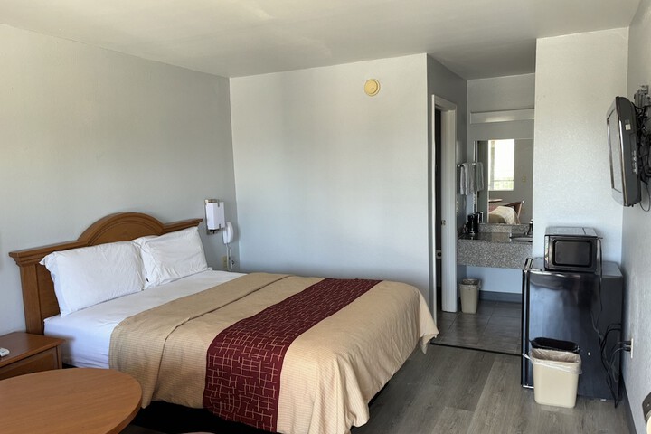 Clairmont Inn