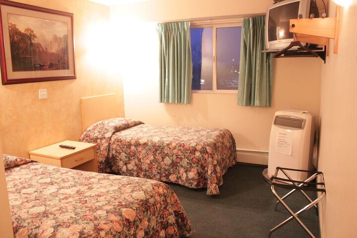 Room 12 of 43