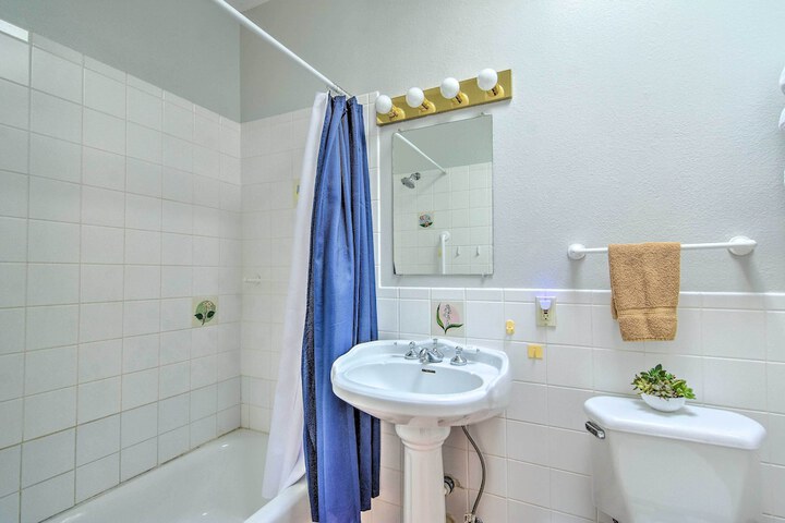 Tranquil Eloy Apartment w / Oasis Courtyard!