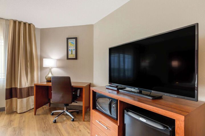 Comfort Inn & Suites Milford