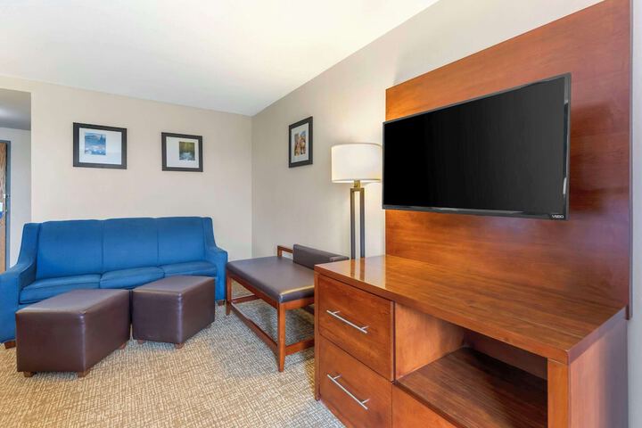 Room 10 of 42