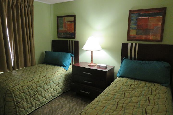 Room 25 of 42