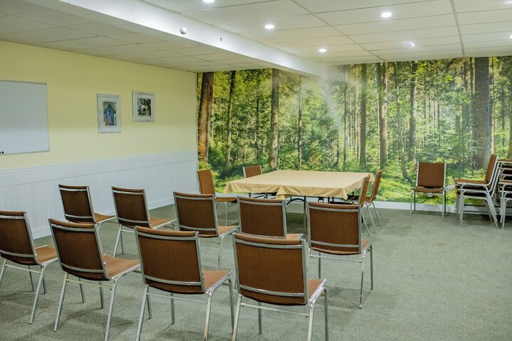 Business Center 19 of 19