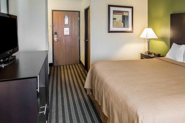 Room 7 of 28
