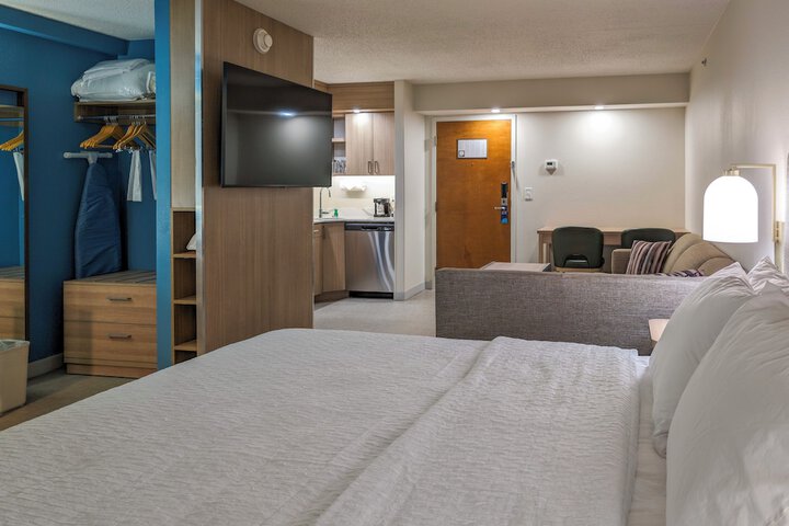 Room 10 of 48