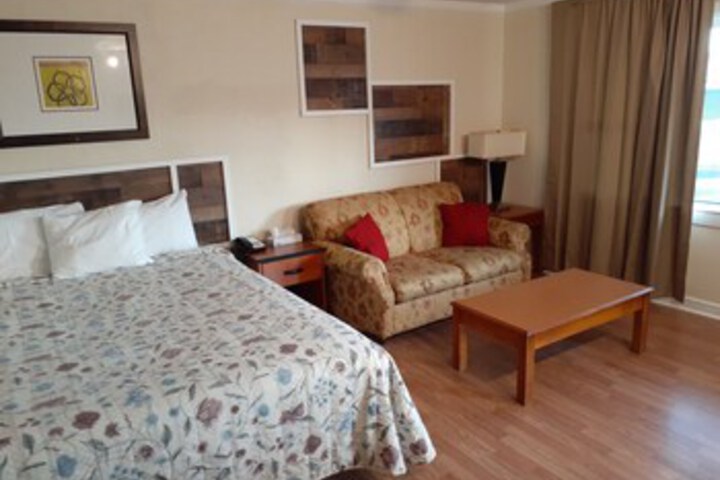 Town Line Motel