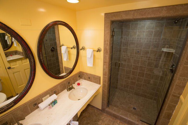 Room 322 of 461