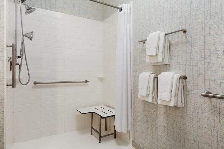 Holiday Inn Express & Suites Edinburg-McAllen Area by IHG