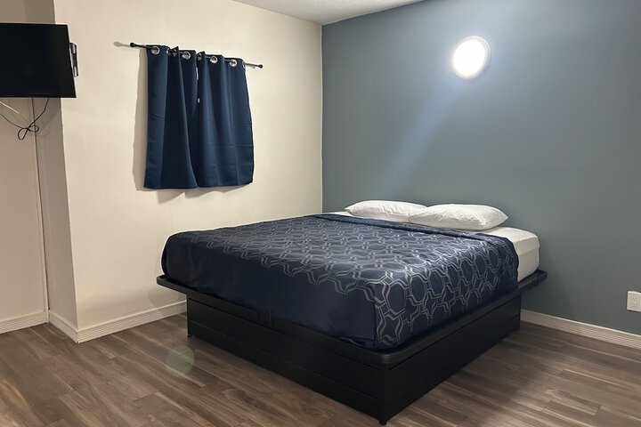 Room 17 of 19