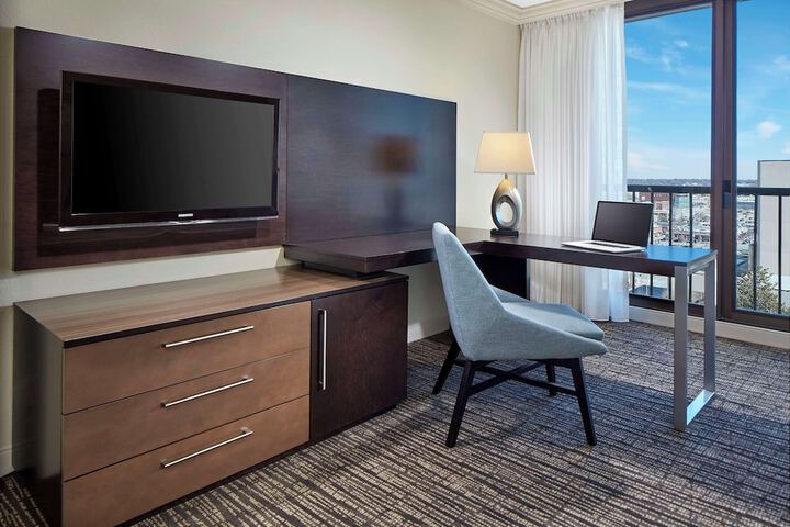 Room 27 of 61