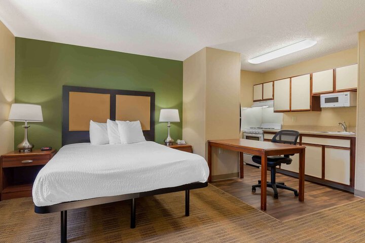 Room 15 of 38