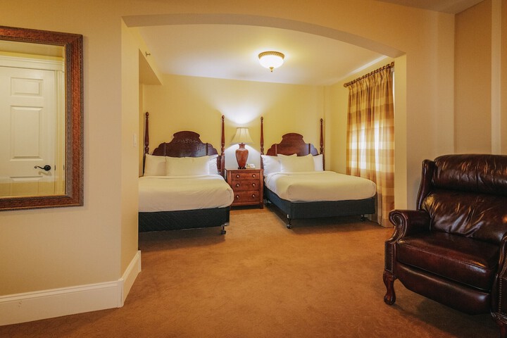 Grant Hall Hotel