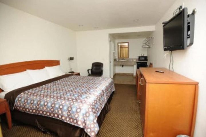 Room 12 of 34