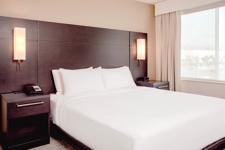 Room 46 of 77