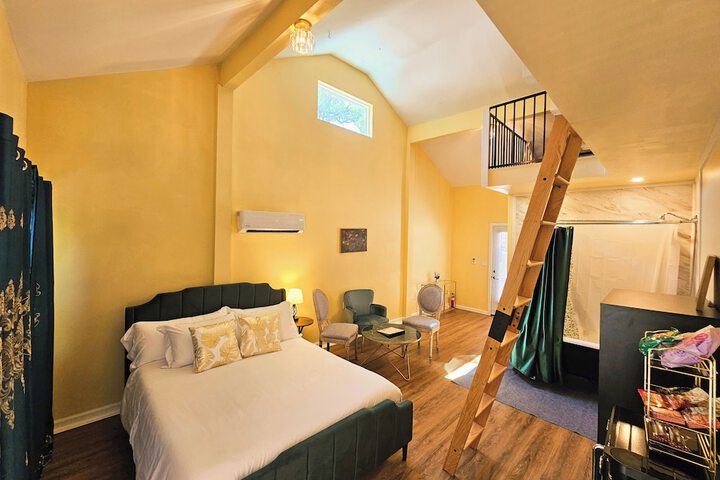 Room 34 of 72