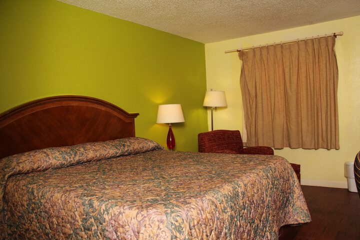 Room 21 of 39