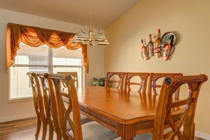 Private Pool in Gated Resort! 4 Bedroom Home by RedAwning
