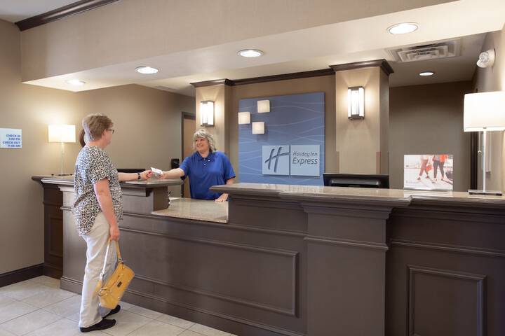 Holiday Inn Express & Suites Yankton by IHG
